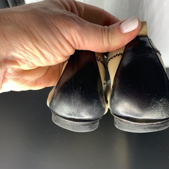 Chanel ballet flats purchased in the Paris.  Black/tan size 41, supple leather - Picture 3 of 9